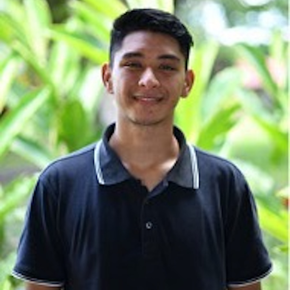 Esteban Soto headshot